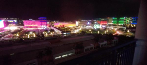 Erick Staycation With Balcony Moa View